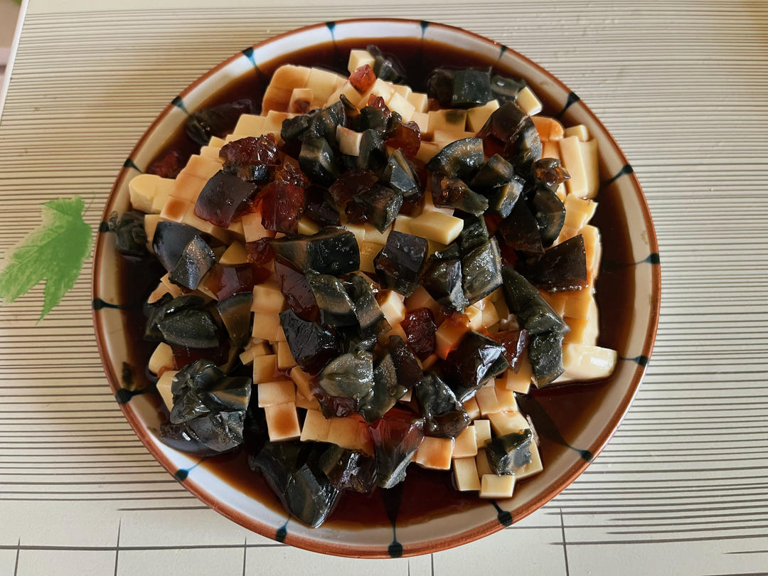 凉拌皮蛋豆腐
