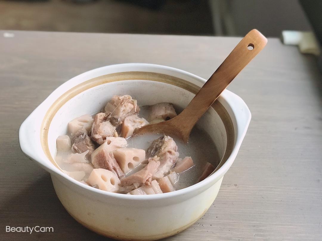 高汤系列之—排骨腊肉炖莲藕