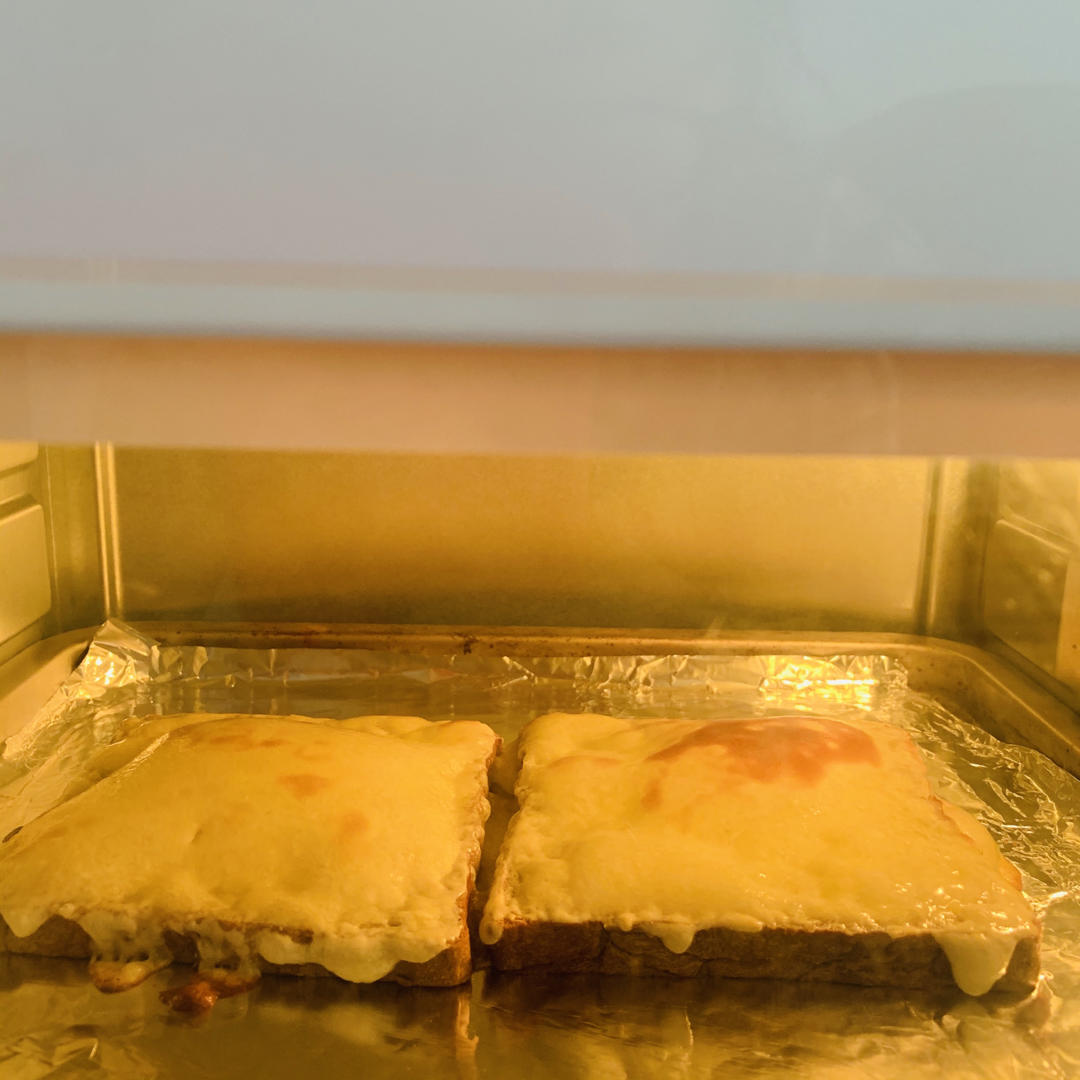 零失败快手岩烧乳酪(熔岩吐司)十分钟网红早餐，好吃哭