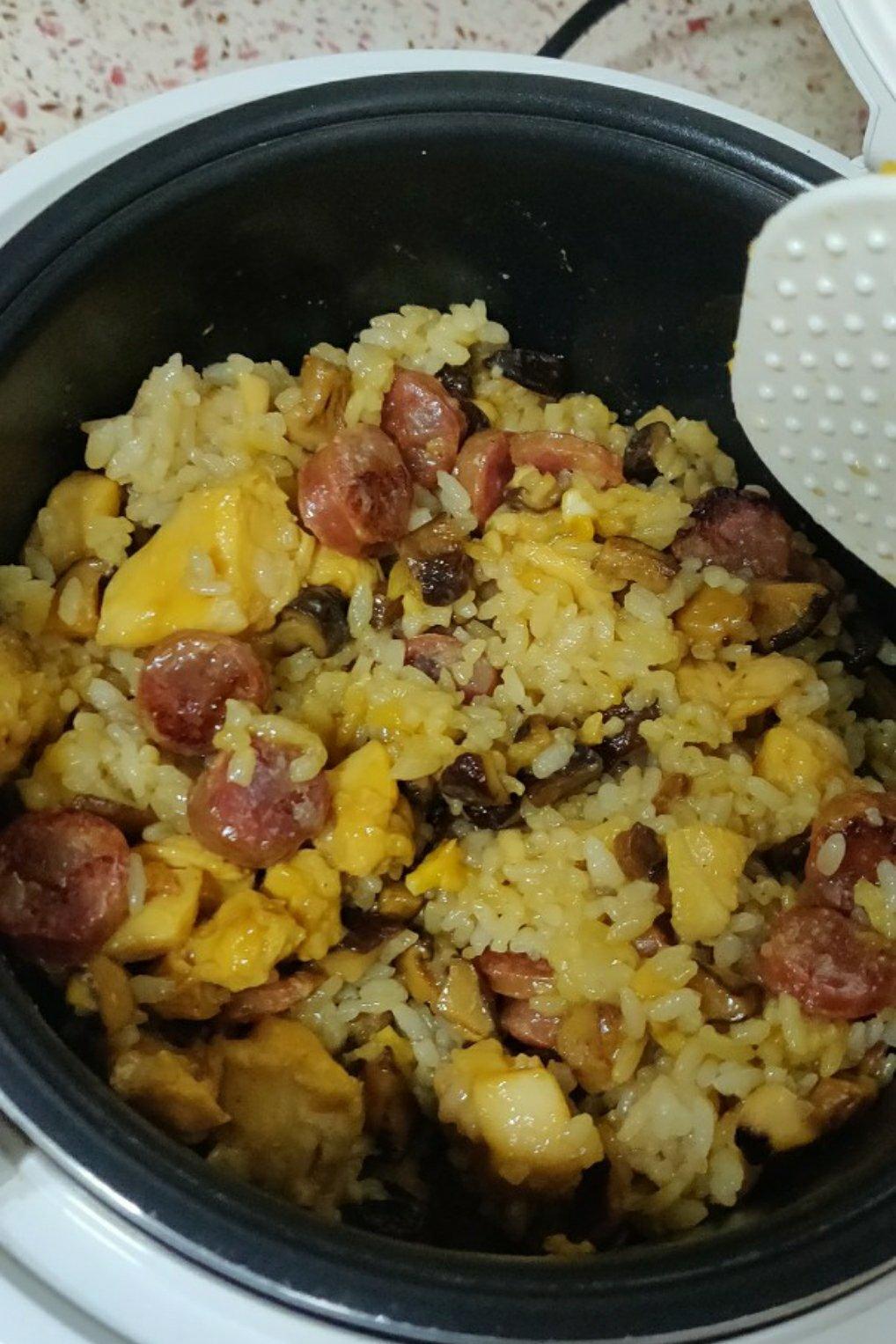 电饭锅版香菇腊肠饭