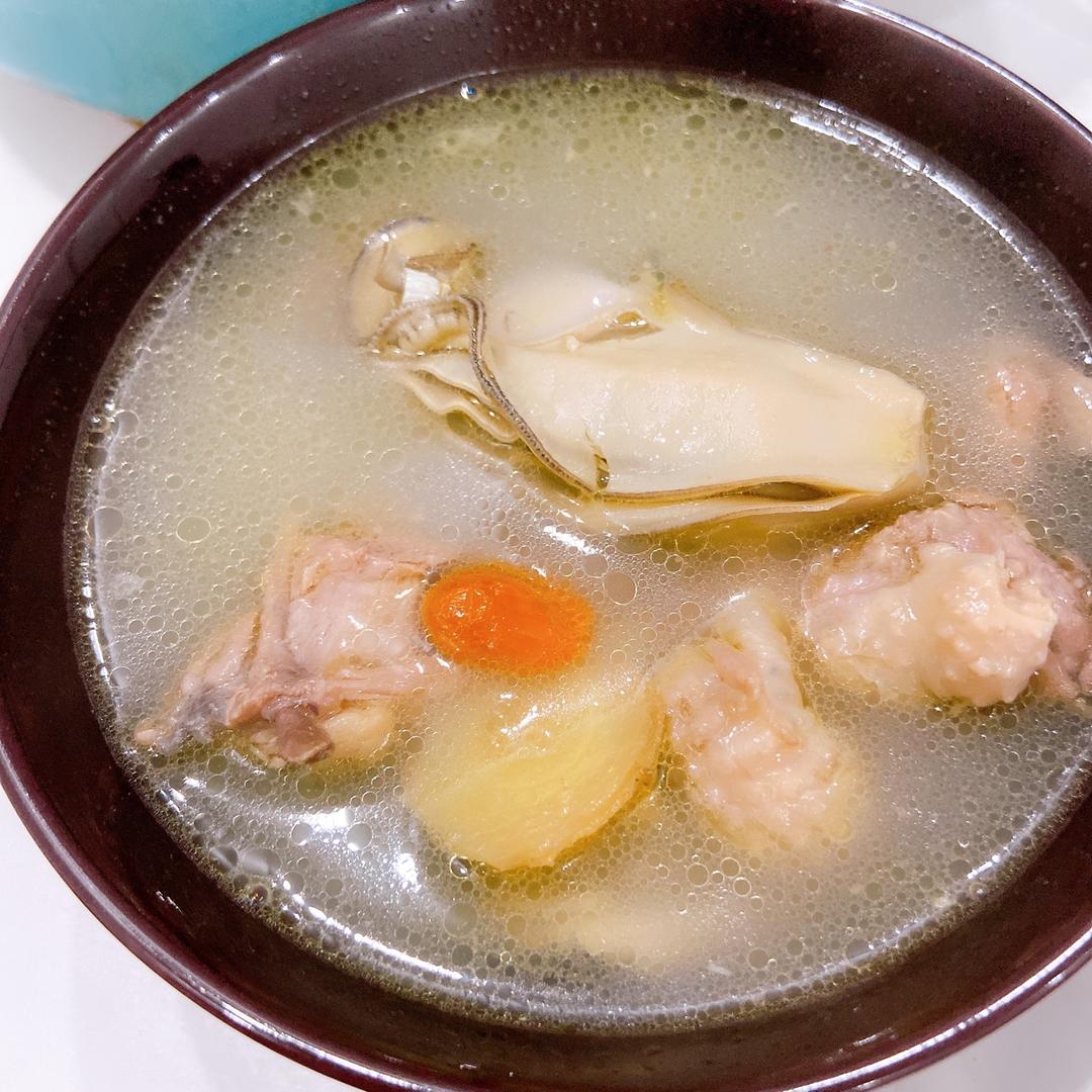 王雪梨酱做的鲜掉眉毛生蚝鸡汤