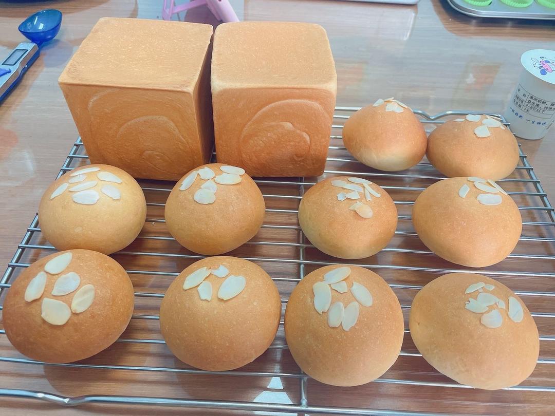 吐司，奶香手撕面包，超级香浓