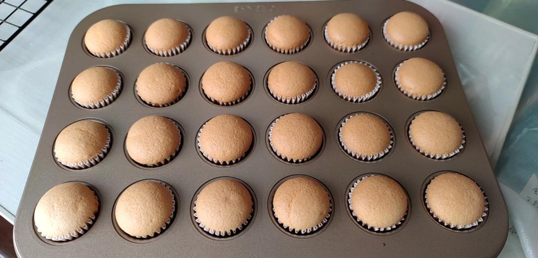 宝宝最爱的小纸杯蛋糕