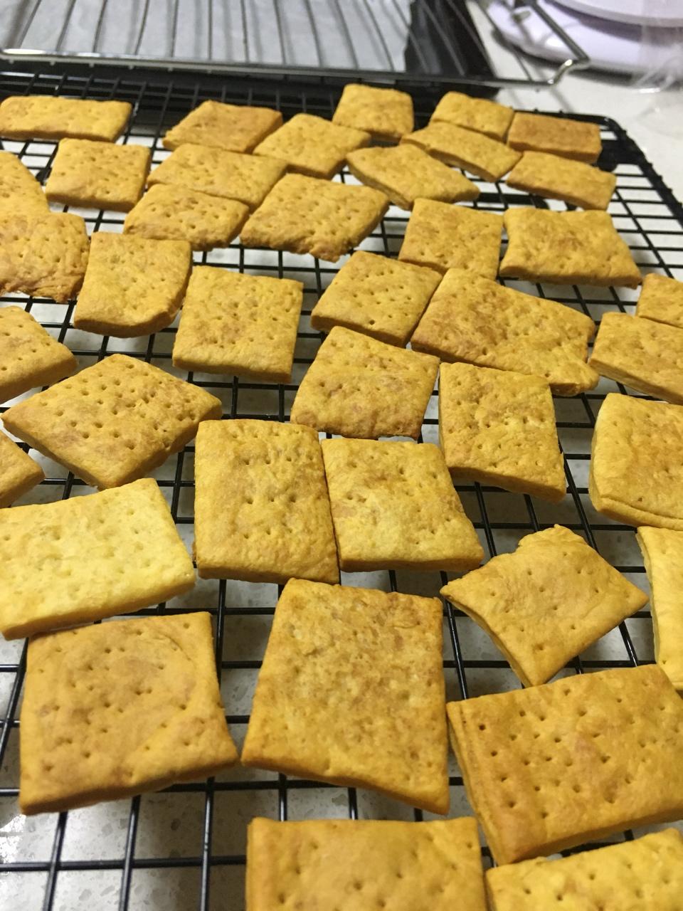 嘎嘣脆——香葱苏打饼干