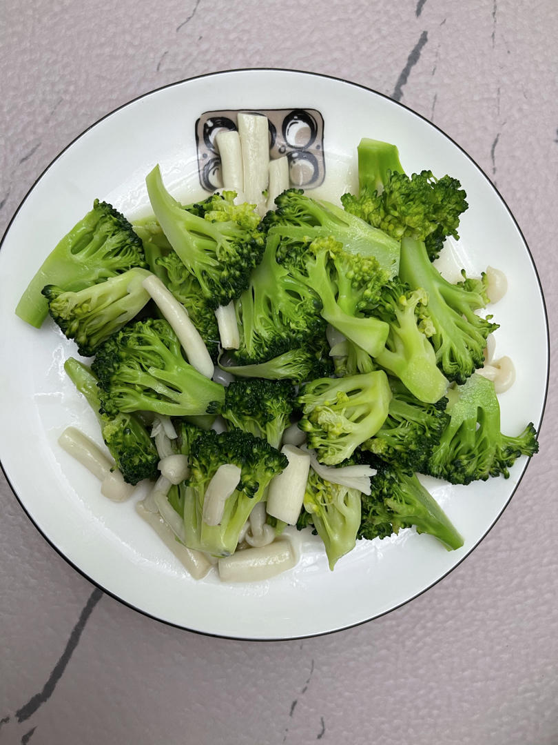 低脂低卡‼️鲜嫩好吃不长胖的西兰花炒菌菇