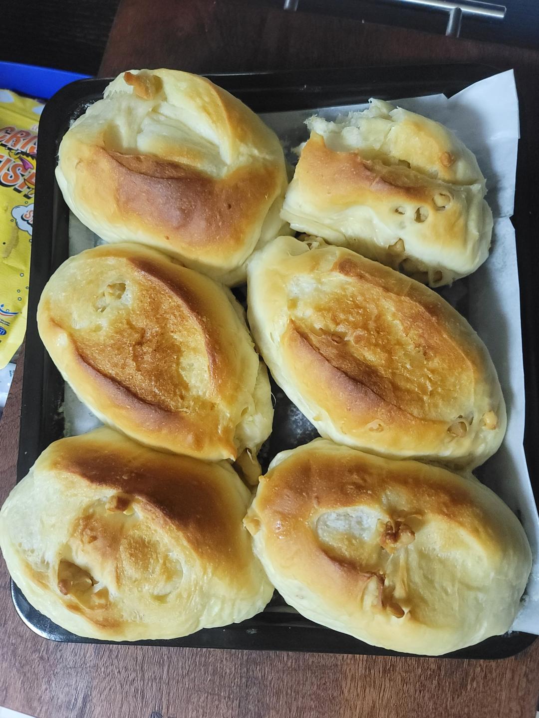 经典奶盐风味，鲜奶核桃盐面包