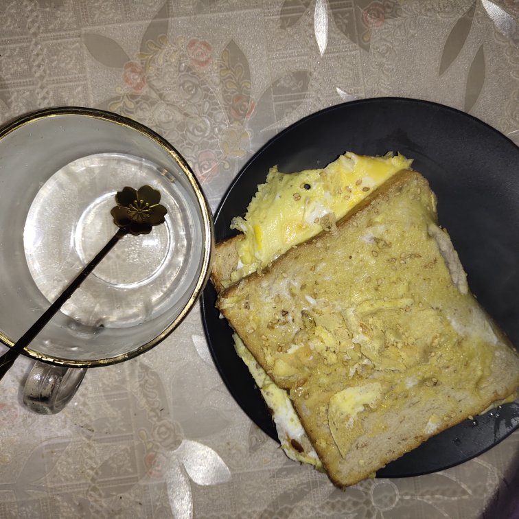 快手早餐：超健康又营养的鸡蛋煎全麦土司面包
