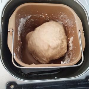 全麦坚果小餐包          （简单，快手低热量）的做法 步骤3