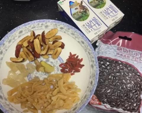 蜜豆牛奶炖鳕鱼胶