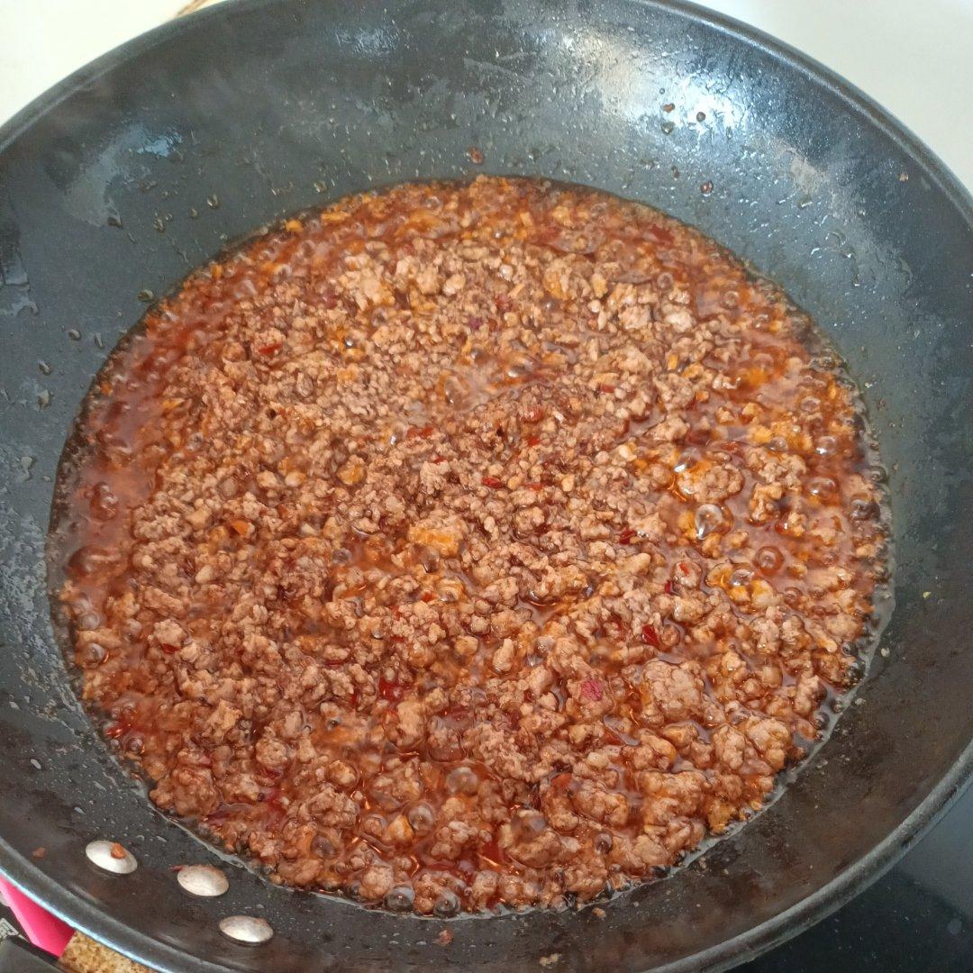 好吃到哭的肉臊子面