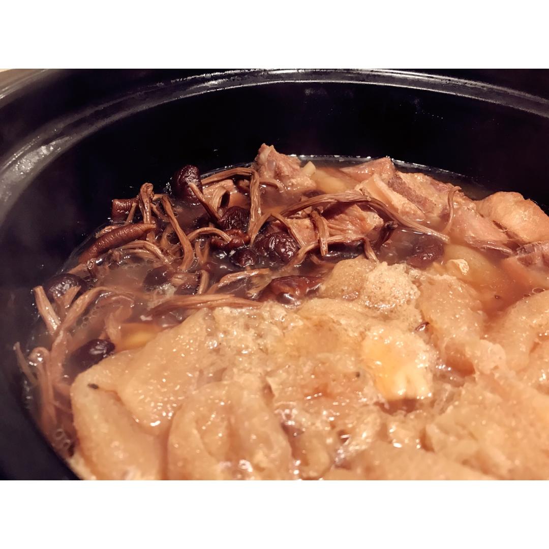 茶树菇排骨汤