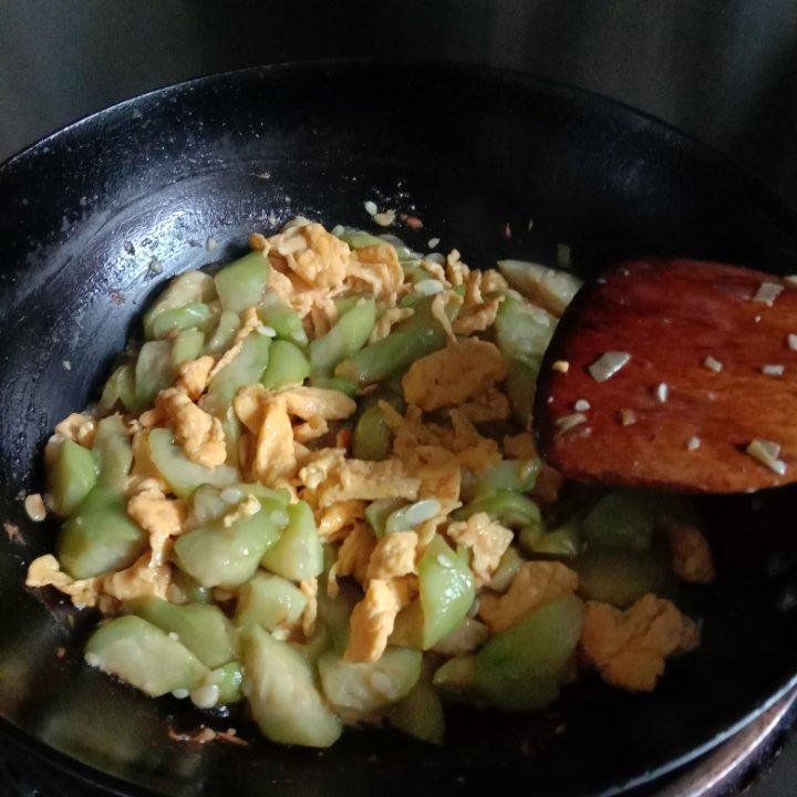土鸡蛋炒丝瓜