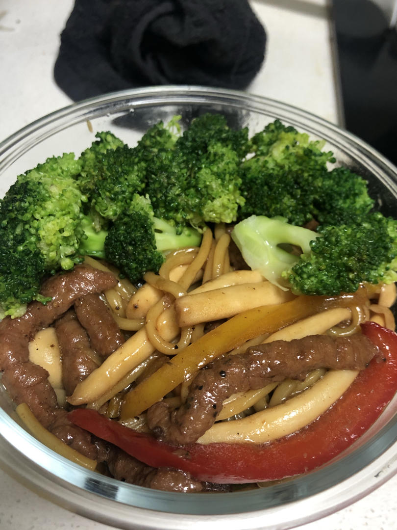 黑椒牛肉炒乌冬