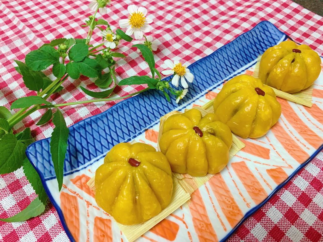 小姨妈仿真南瓜饼（终极消耗月饼餐单，饼饼一出，瞬间抢吃一空，哈哈哈哈哈😄）的做法