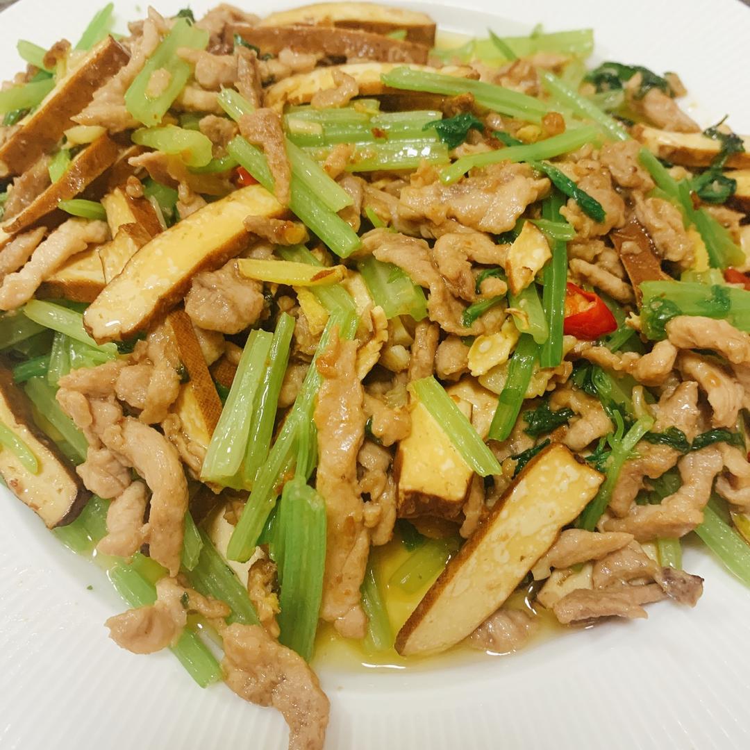 芹菜香干炒肉丝