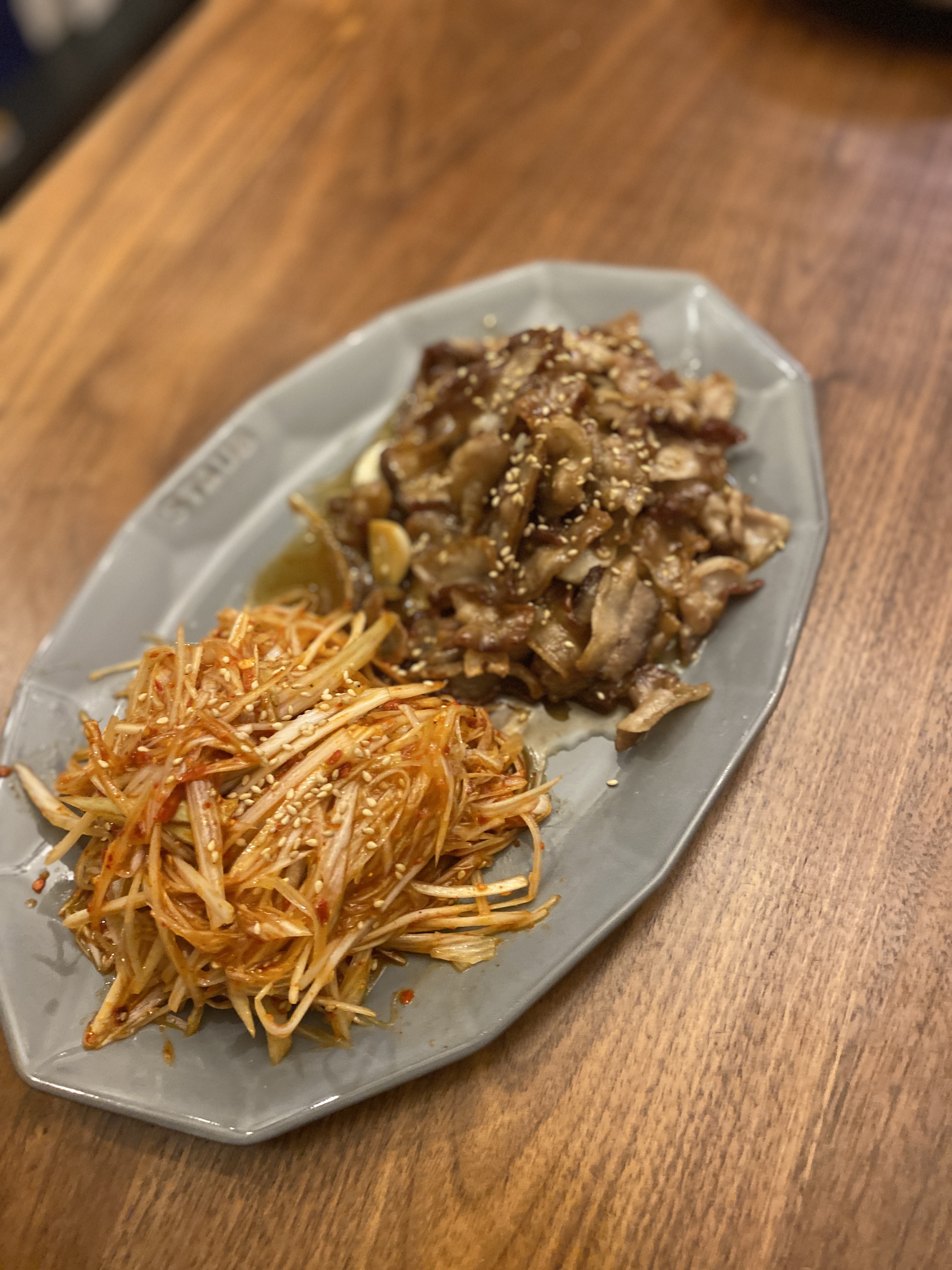 香迷糊的韩式煎五花肉配拌大葱丝的做法