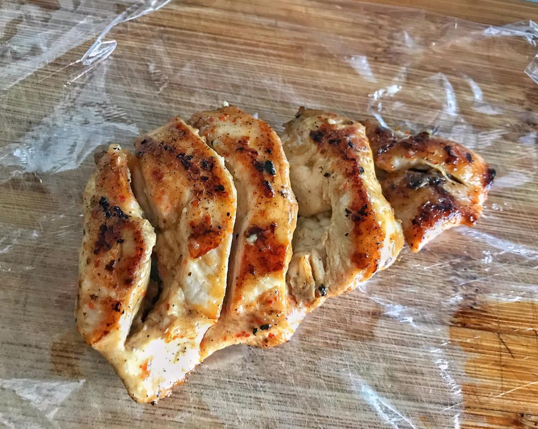 蚝油煎鸡胸肉（真的只要腌了就炒鸡嫩！（新增微波式