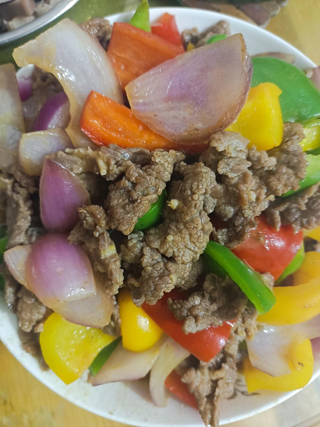 彩椒炒牛肉