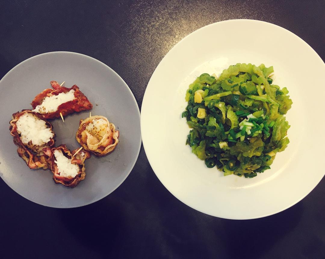 培根卷饭+清炒苦瓜