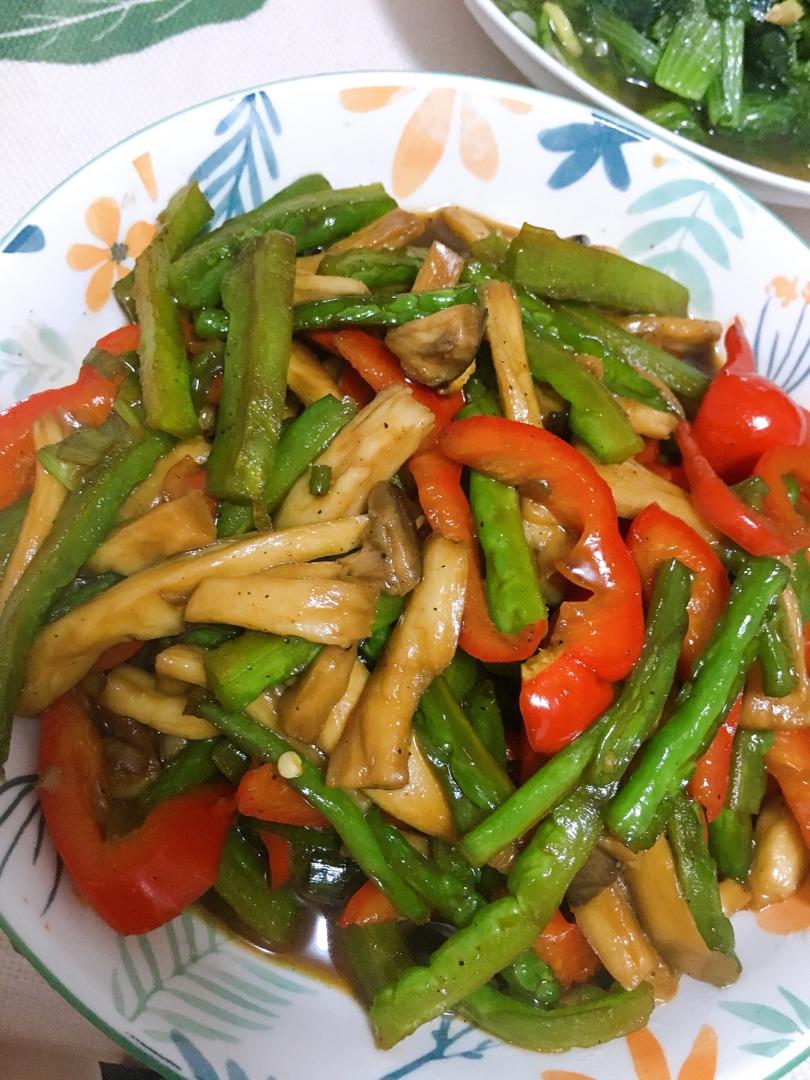 苦瓜杏鲍菇炒辣椒