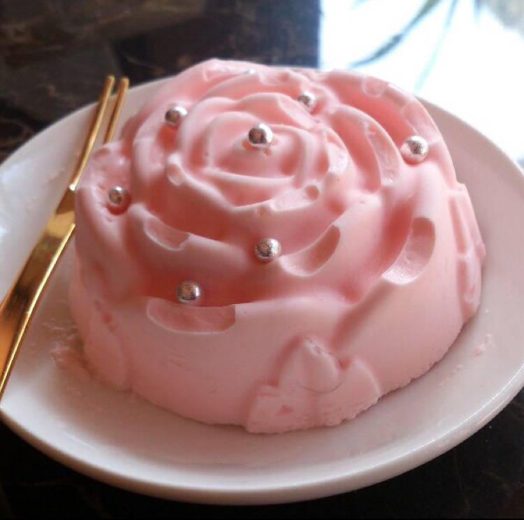 玫瑰红龙果慕斯