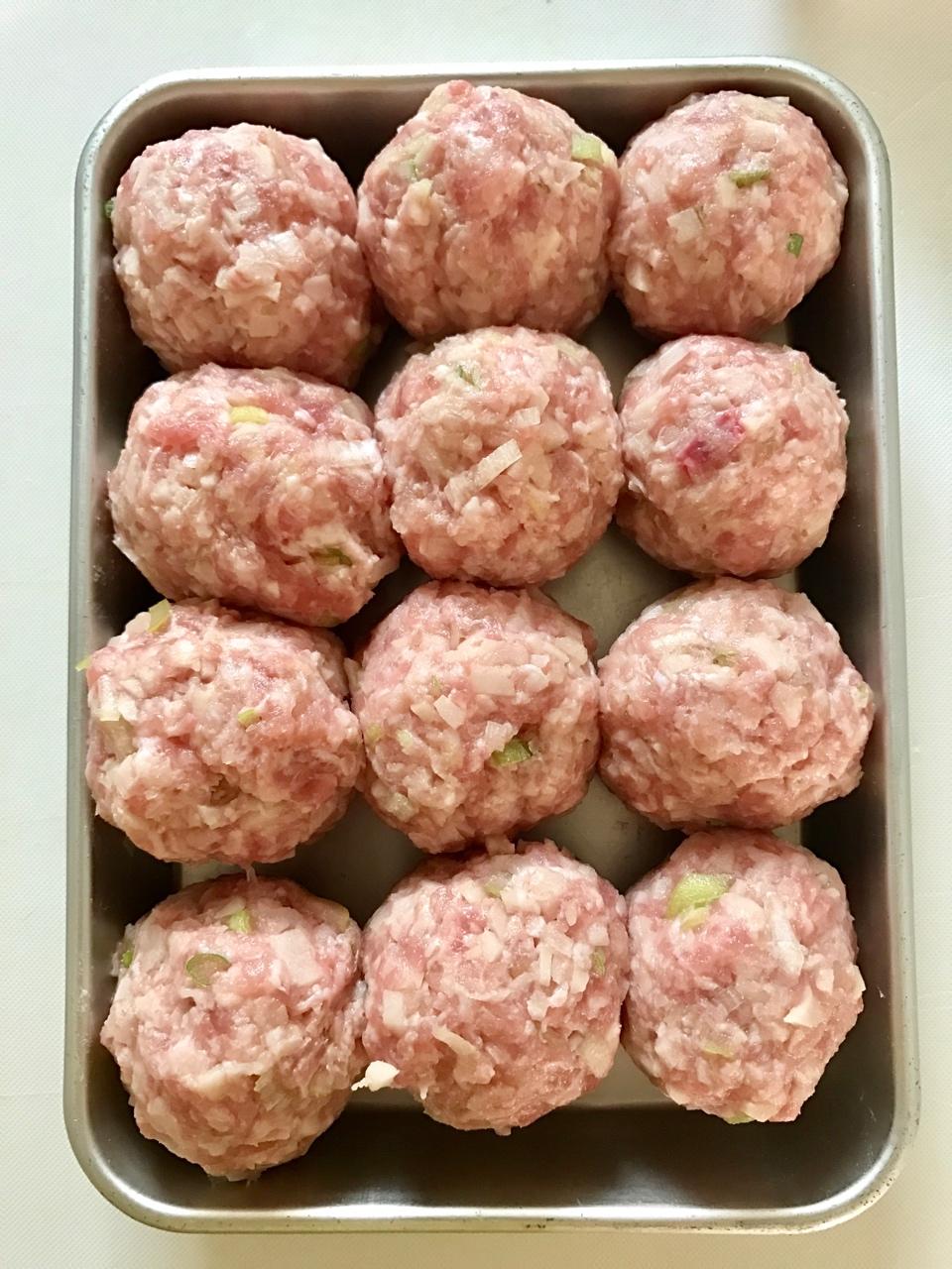 乐活小美做的不用油炸的猪肉莲藕丸子