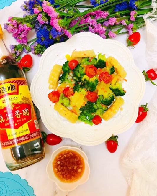 低卡饱腹醋汁蒜香时蔬热沙拉