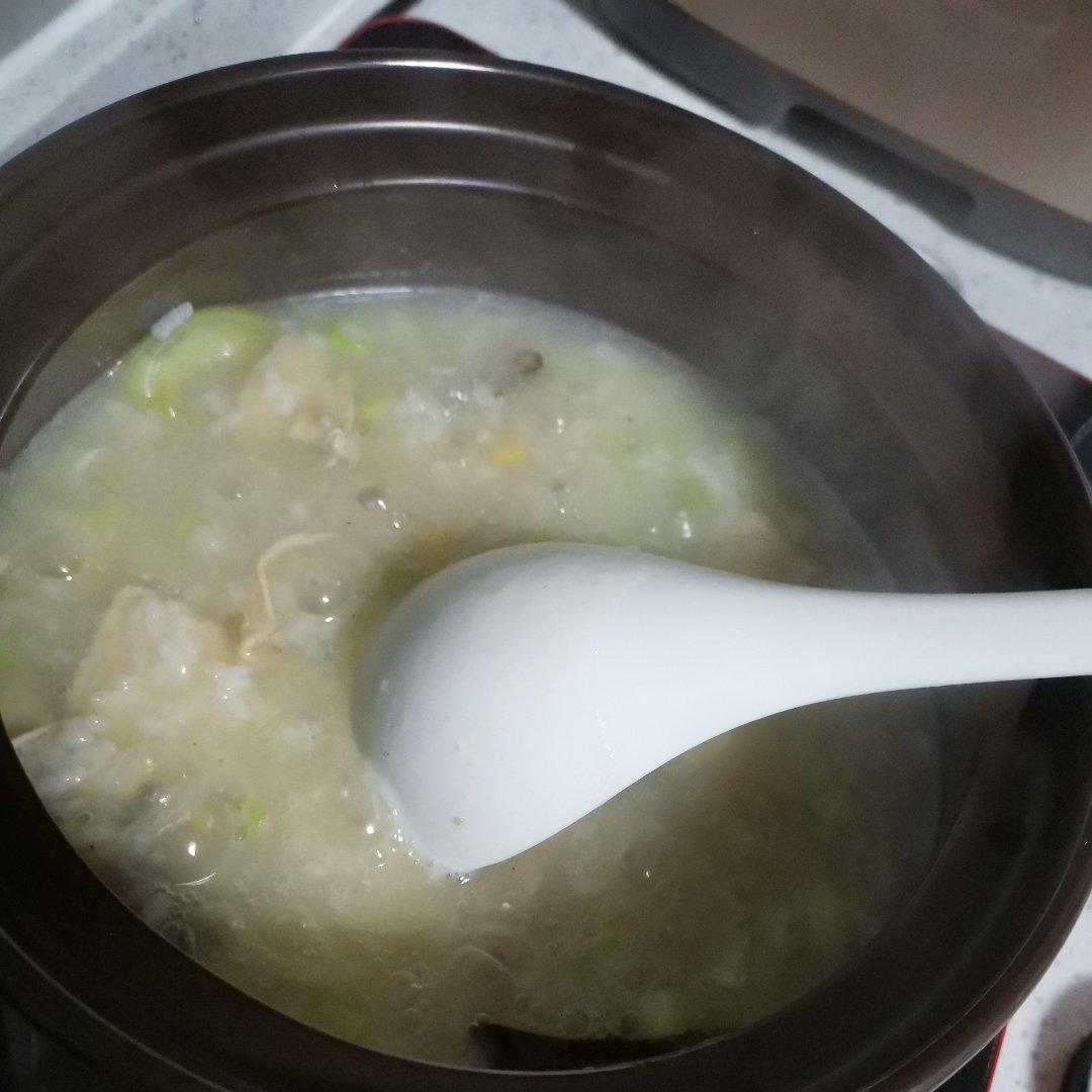 香菇鸡肉滑蛋粥