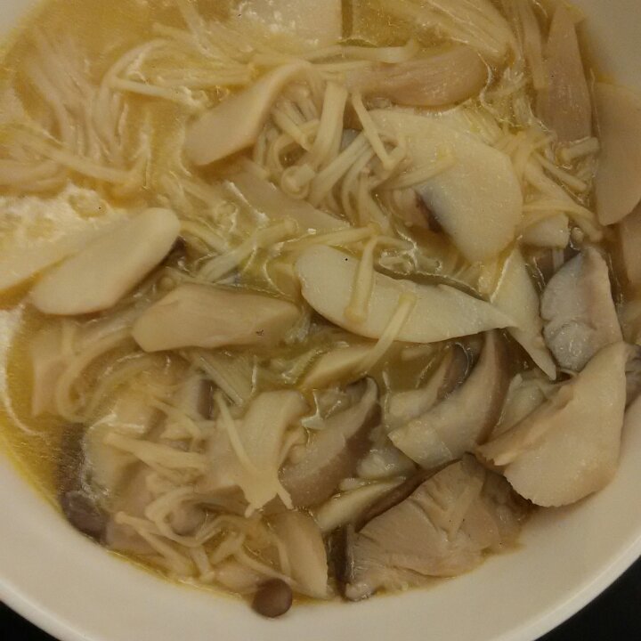 新鲜菌汤（蘑菇汤）