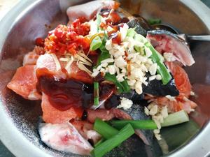塔吉锅～焗三文鱼头的做法 步骤3