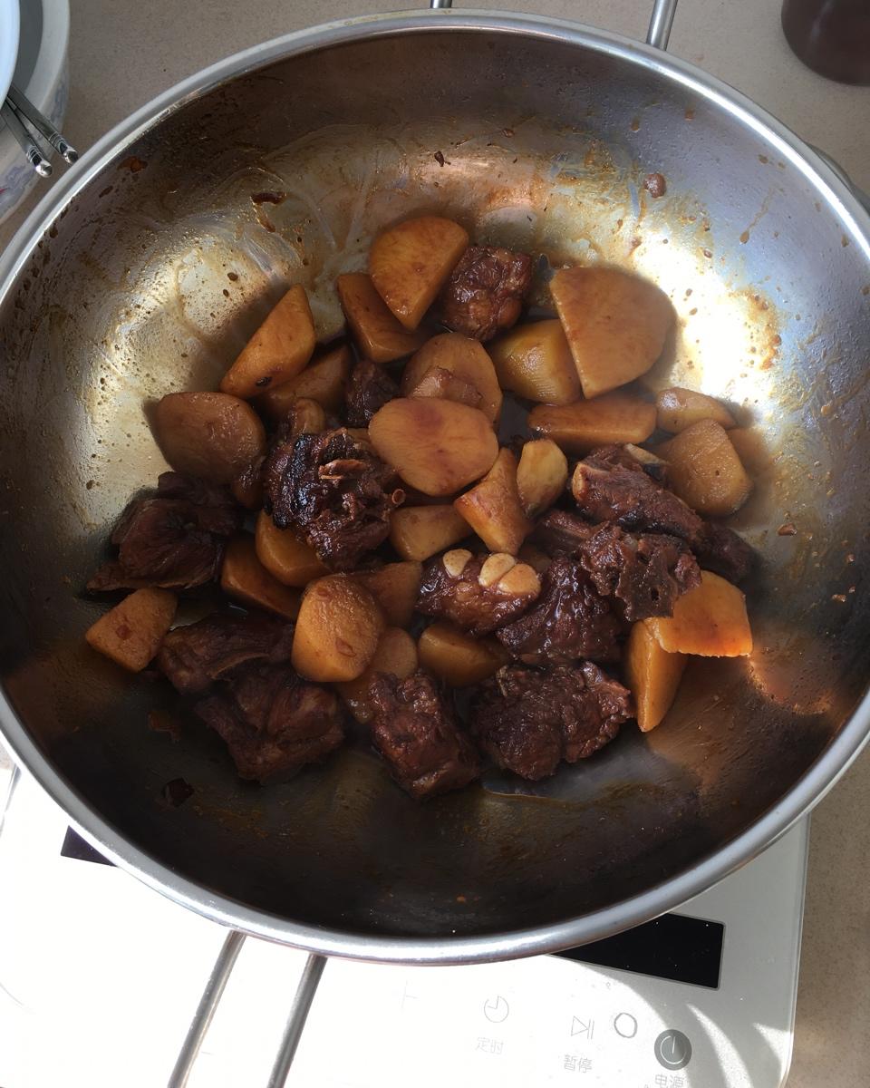 土豆烧排骨