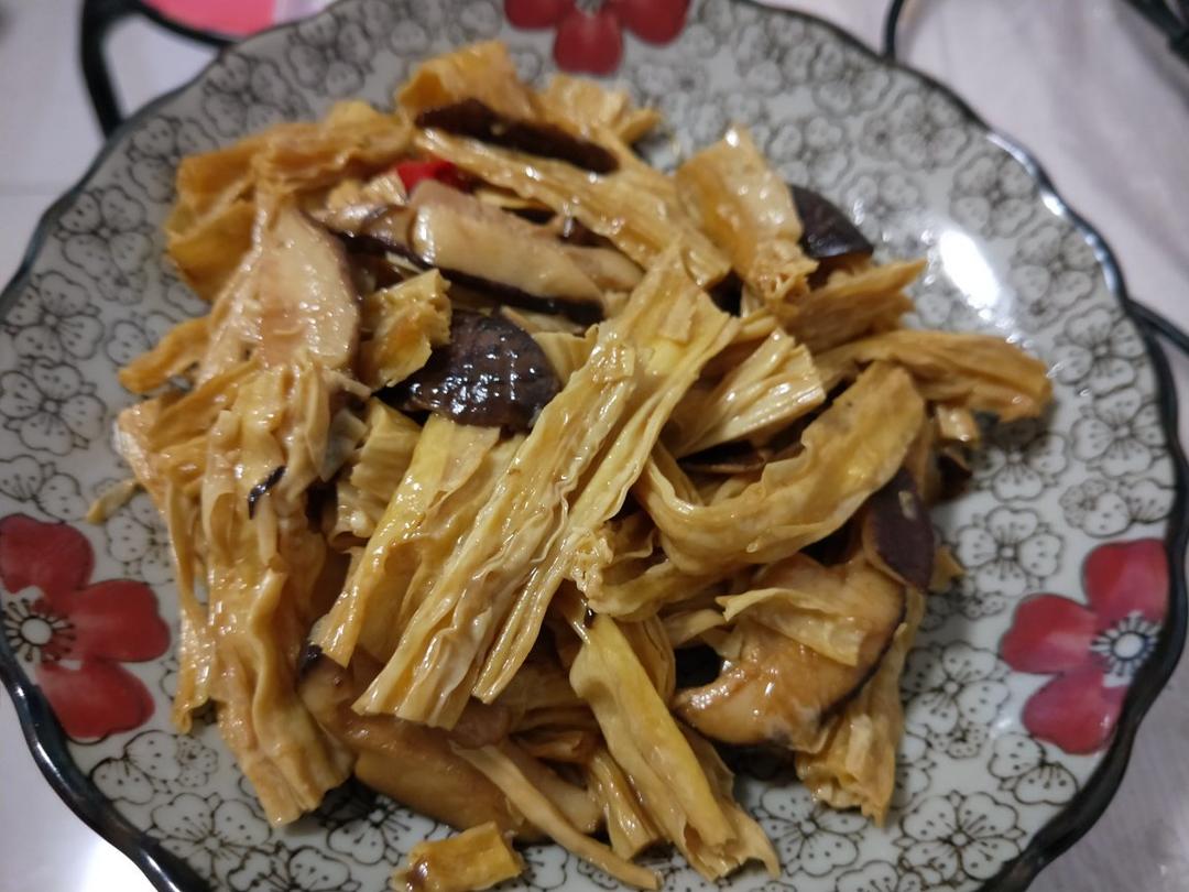 腐竹烧香菇