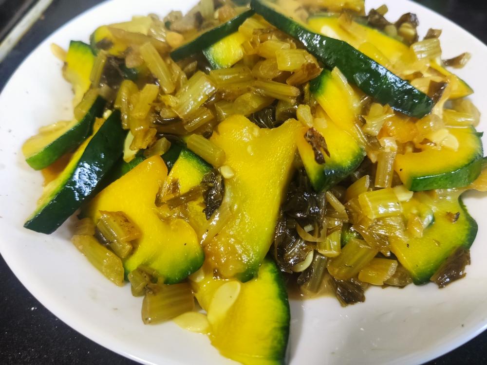 咸菜炒南瓜的做法