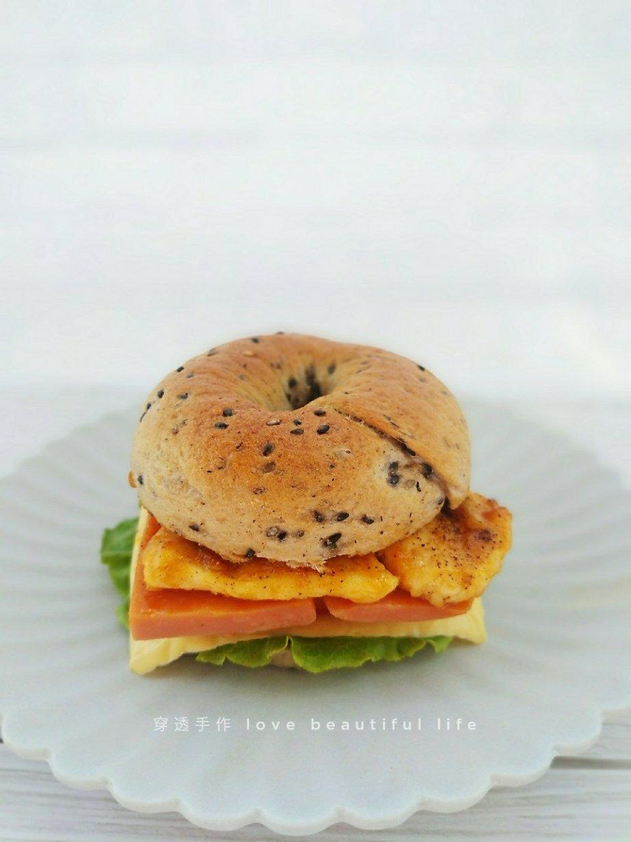 黑芝麻全麦贝果