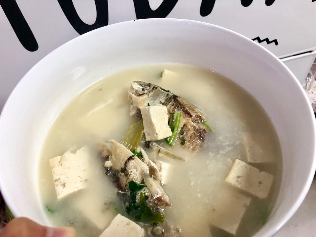 鲫鱼豆腐汤