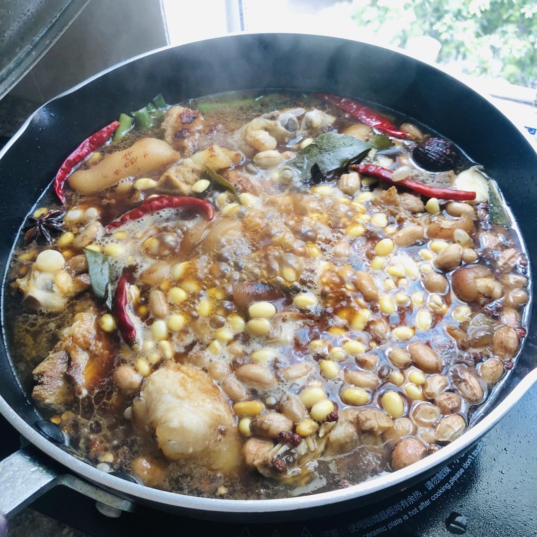 流口水的黄豆炖猪蹄