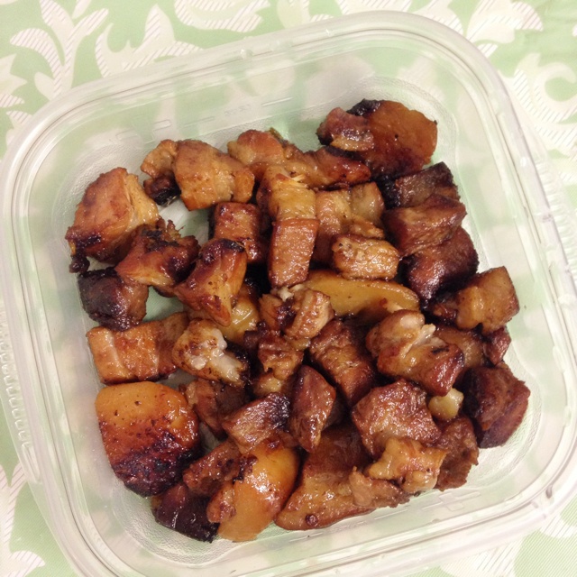 吃着碗里望着锅里的红烧肉