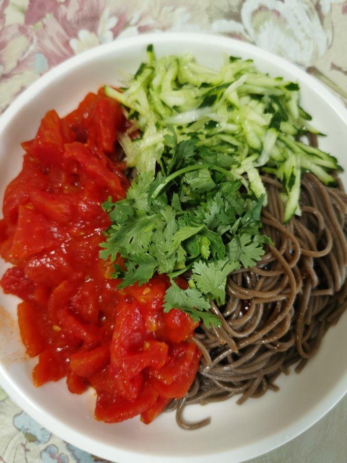 【番茄火腿凉面】