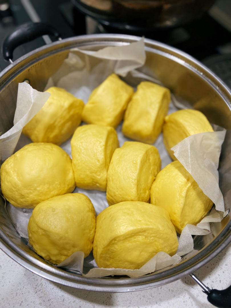 新手也可以--详解如何做出人见人爱、金黄的南瓜馒头