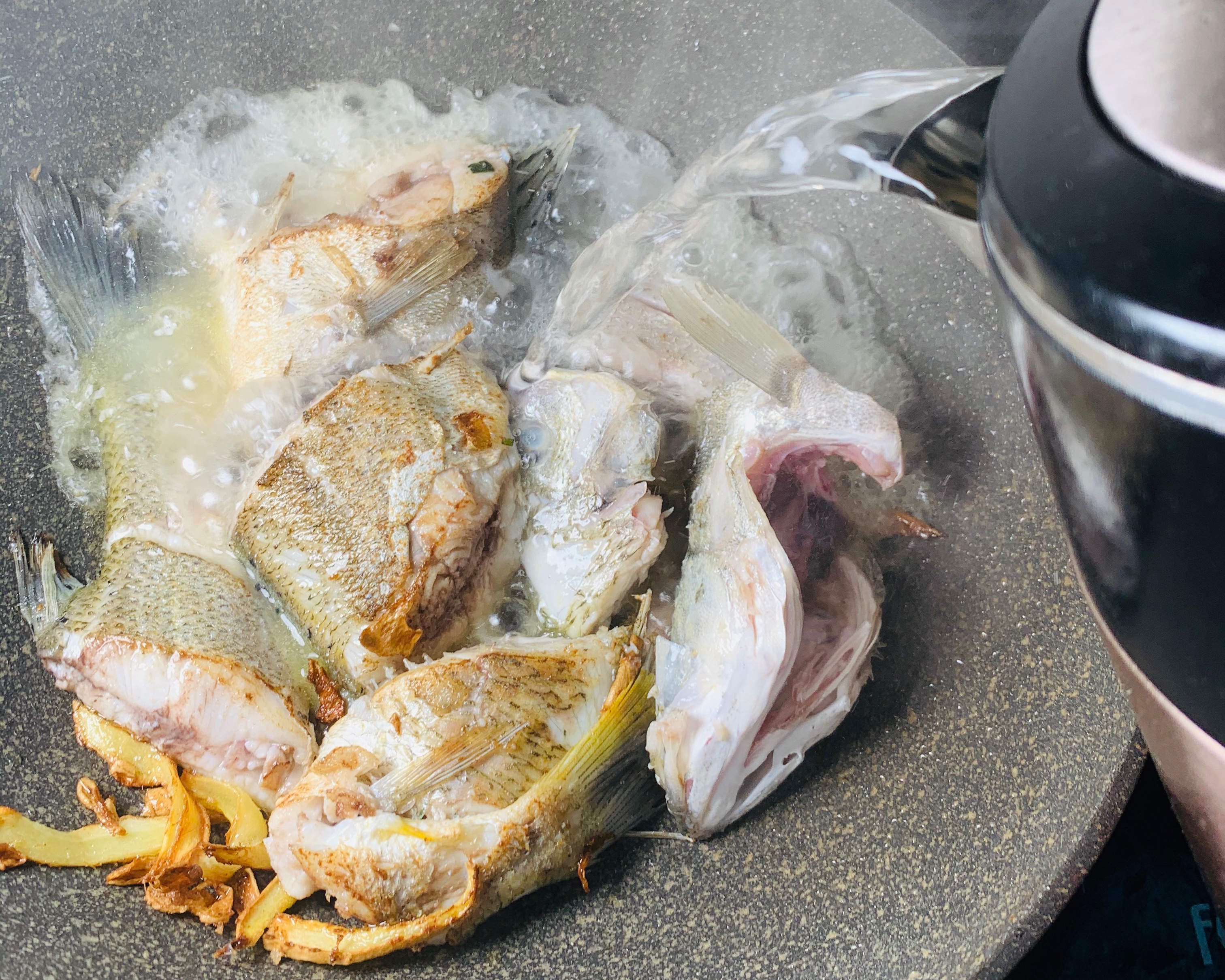 高优质蛋白鲜美鲈鱼汤的做法 步骤11