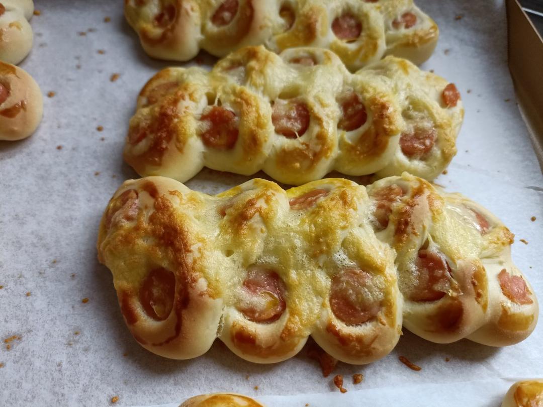 芝士火腿肠面包之#东菱电子烤箱DL-K30A试用#