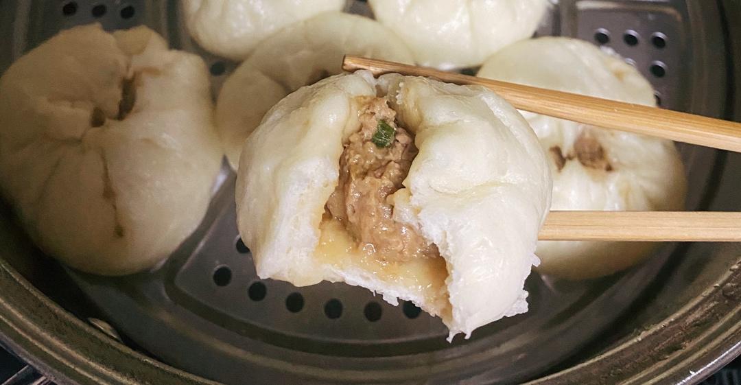 松软多汁的肉包子