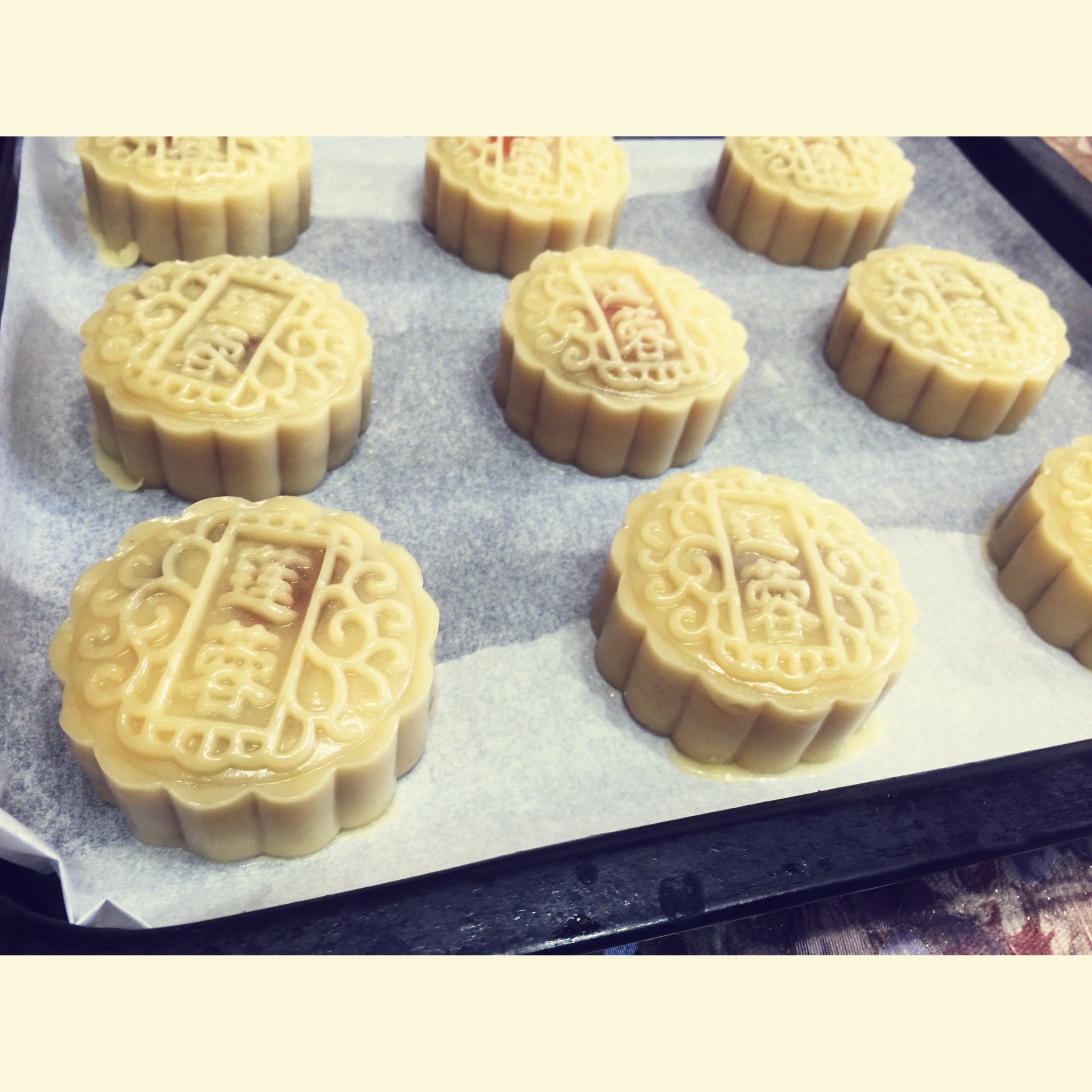 广式月饼——蛋黄莲蓉月饼