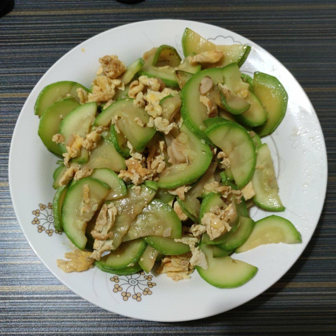 西葫芦炒鸡蛋