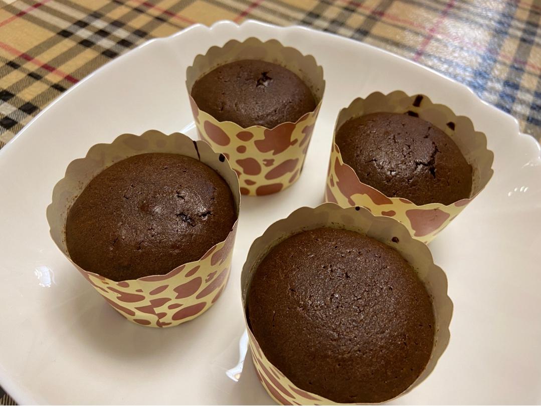 好吃到爆～爆浆巧克力熔岩蛋糕
