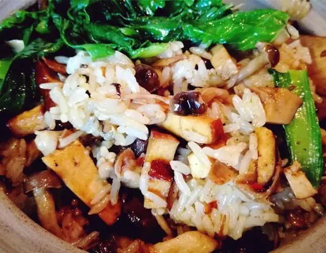 吃了一口就爱上的纯素煲仔饭的做法