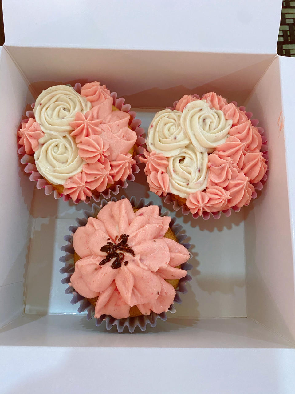 多种口味奶油杯子蛋糕