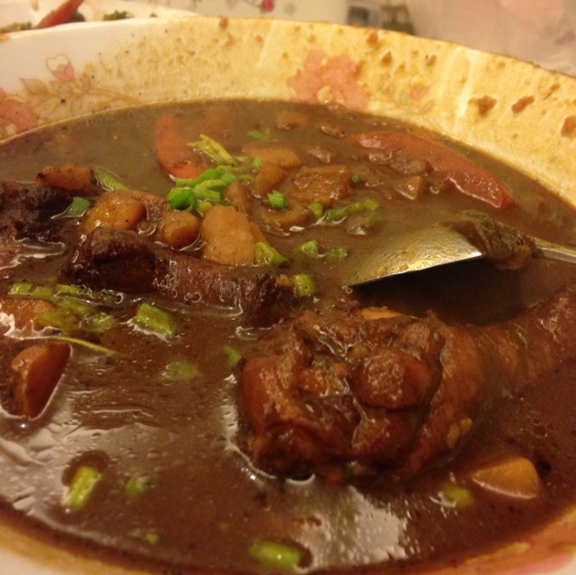 土豆炖翅根