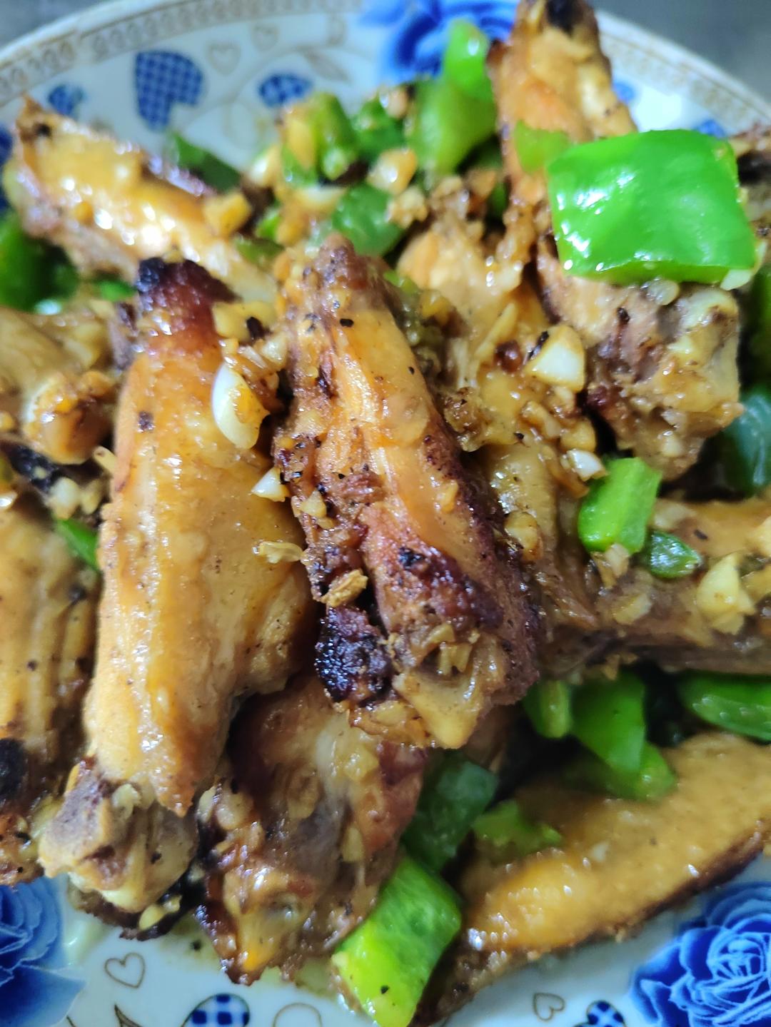 蒜香鸡翅，这才是鸡翅最好吃的做法