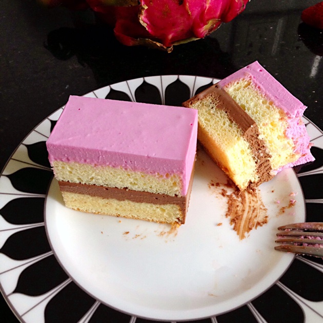 crystal-75做的火龙果慕斯(小蛋糕)